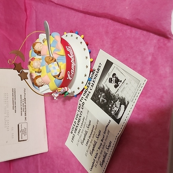 VINTAGE 1993 CAMPBELLS SOUP KIDS CHRISTMAS ORNAMENT SLEEPING IN BOWL / DOG. - Picture 1 of 7